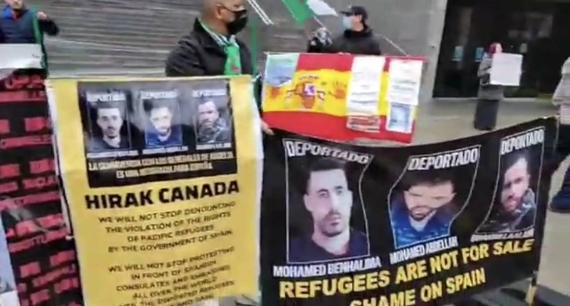Les Algériens devant le consulat d’Espagne à Montréal.