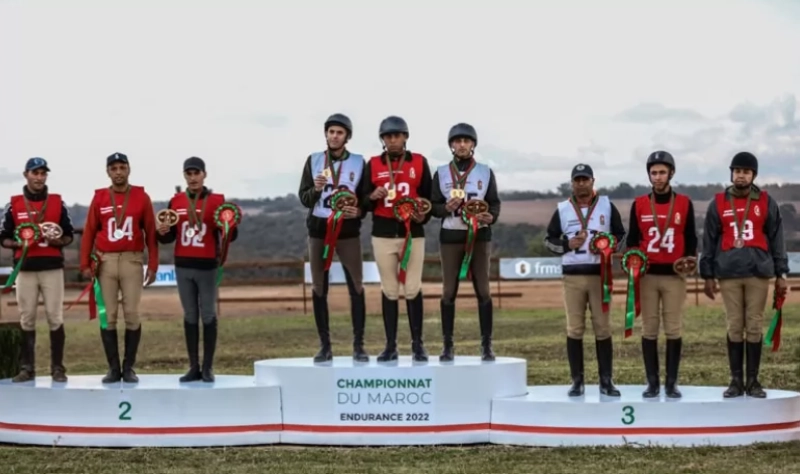 Le podium de l'épreuve de saut d'obstacles de la Coupe du Trône 2022.