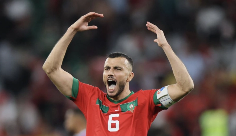 Romain Saïss rugissant