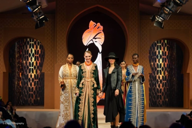 Le caftan marocain de Amal Belcaid sublimé lors du FIMA 2022.