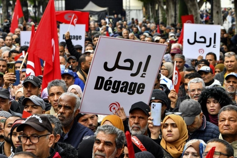 Le fameux Dégage revient. Pour Kaïs Saed