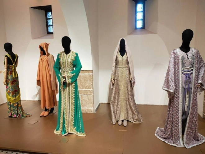 Collection de caftans de Zhor Rais et Albert Oiknine au Musée de la Parure.