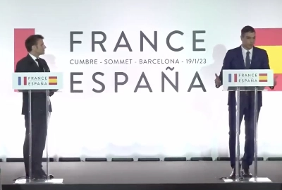 La clarté de Pedro Sanchez met à nu le flou sidéral de Macron