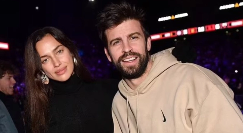 Gérard Piqué et Irina posant ensemble au match NBA de Paris entre les Detroit Pistons et les Chicago Bulls.