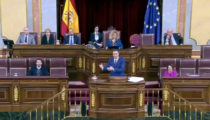 Pedro Sanchez s'exprimant au congrès des députés espagnol