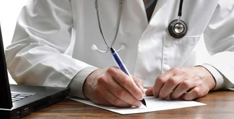 Un médecin coupable de faux témoignage risque la prison ferme
