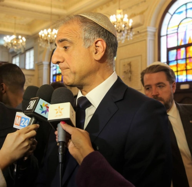 L’ambassadeur des Etats-Unis au Maroc, Puneet Talwar, donnant une déclaration à la presse, en marge de la commémoration de la Journée internationale pour la mémoire des victimes de l’Holocauste.