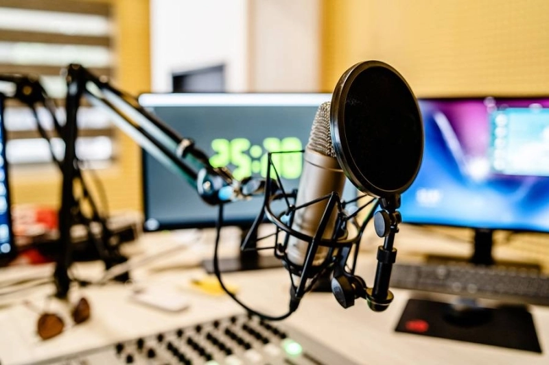 Radios, chaines de télévision publiques et privées... La HACA veille au grain