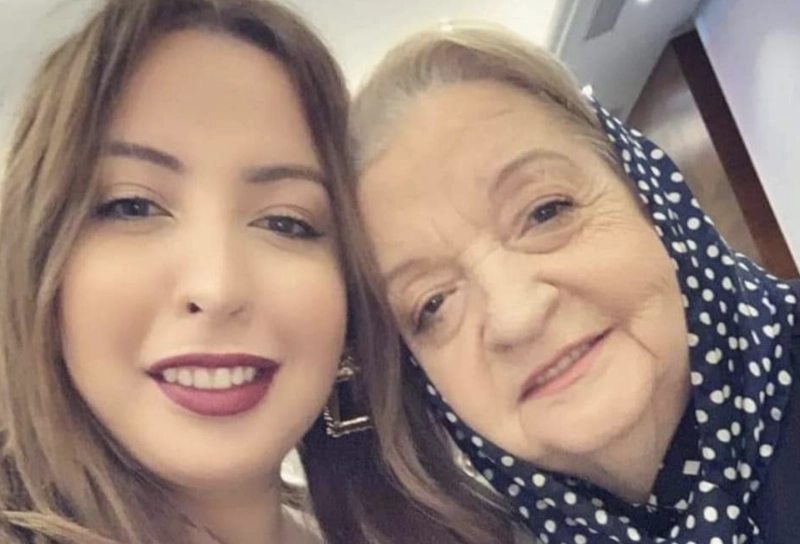 Khadija Bouraoui, à droite, avec sa fille Wafa