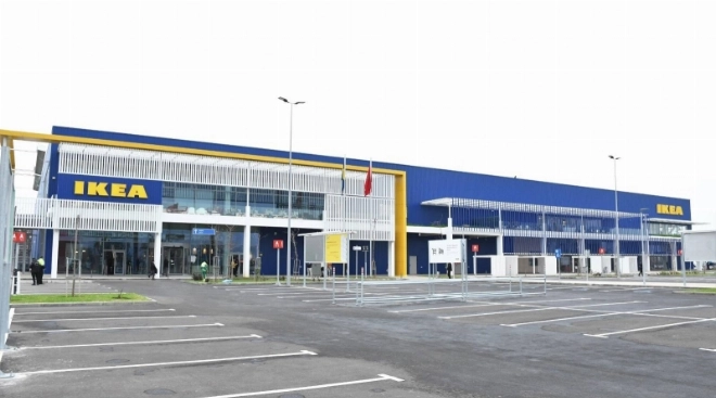 IKEA Cabo a contribué à la création de 500 emplois directs, 1.000 indirects avec un recrutement local à 90%.
