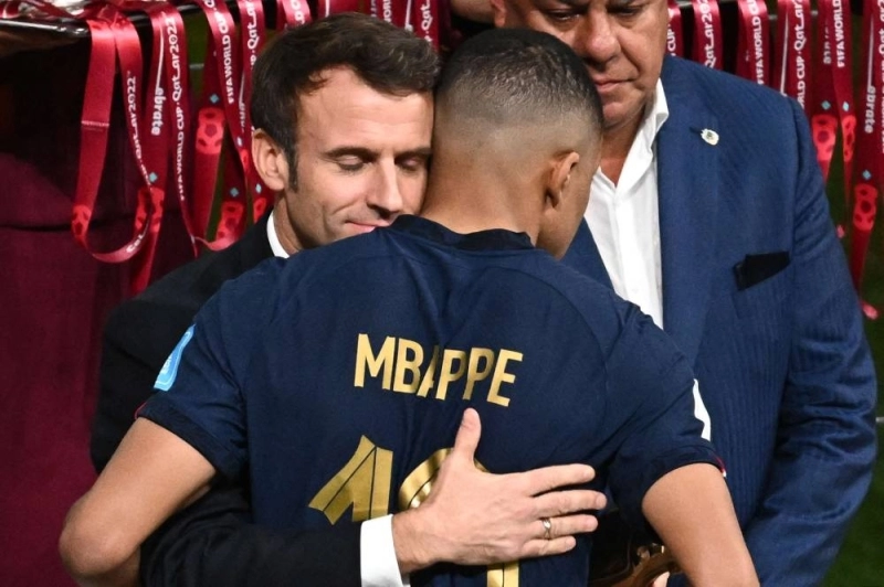 Qui pourra consoler un président en chute dans les sondages?