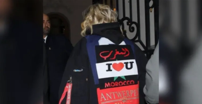 La vedette canadienne Avril Lavigne à Paris.