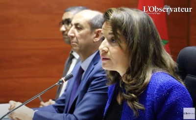 Leila Benali, ministre de la Transition énergétique et du Développement durable, s'exprimant lors de la conférence de presse donnée, vendredi 10 mars, à Rabat.