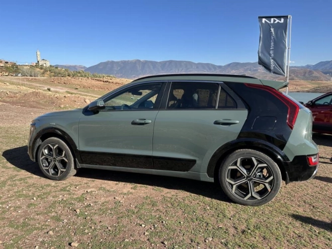 Le nouveau Kia Niro Hybride atteint 4,42 m de longueur et 1,82 m de largeur.