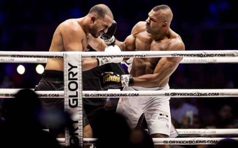 Alistair Overeem lors de son combat contre Badr Hari en octobre 2022.