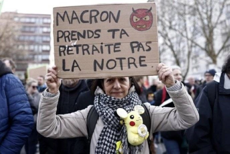 La colère des Français orientée vers Macron