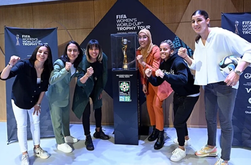 Le Trophée de la Coupe du Monde féminine de la FIFA poursuit sa tournée de promotion et rayonnement à travers les cinq continents du globe.