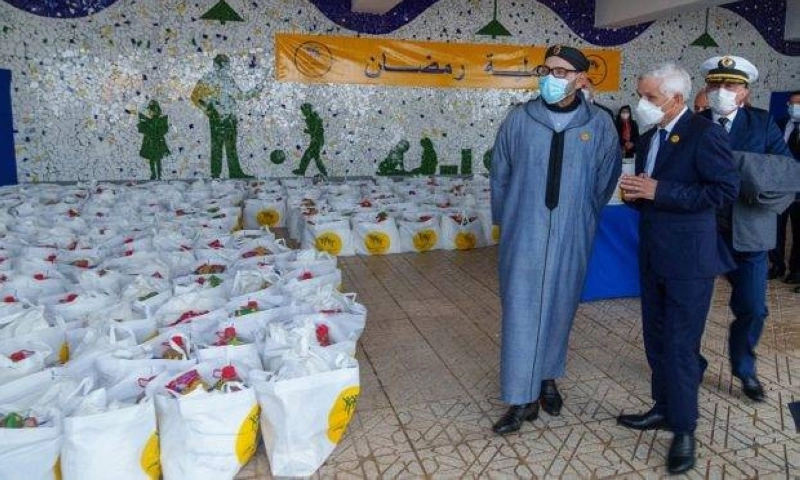 Le Roi Mohammed VI lançant l'opération "Ramadan 1444"
