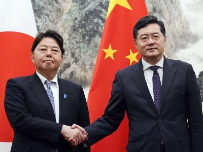 Qin Gang et Yoshimasa Hayashi, une relation assez complexe