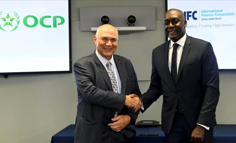 Mostafa Terrab avec le patron de l’IFC, Makhtar Diop