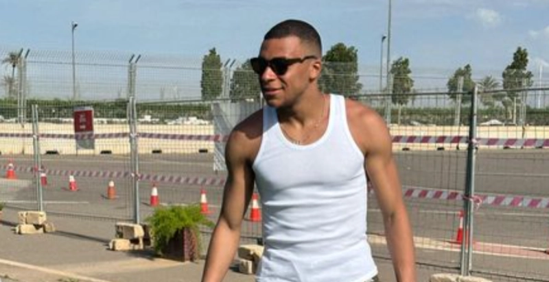 Kylian Mbappé sur le circuit Moulay El Hassan du karting à Marrakech.
