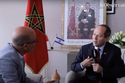 Le ministre israélien de l'Économie, Nir Barkat au micro de L'Observateur du Maroc et d'Afrique.