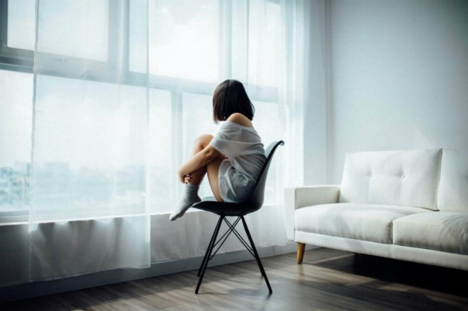 La pire des solitudes c'est d'être isolé tout en étant entouré