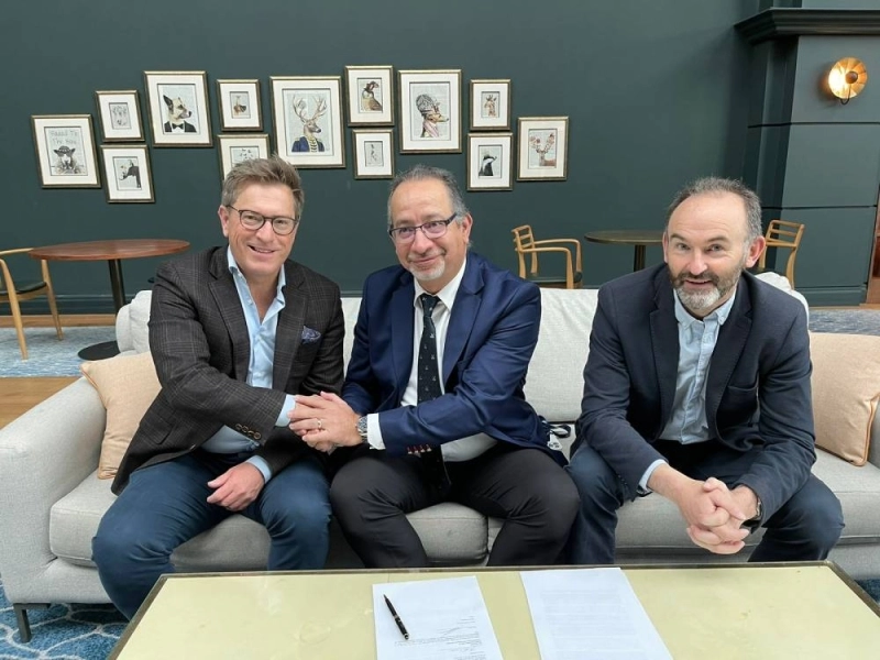 De gauche à droite Ian Randell – Chief Executive at Confederation of Professional Golf (CPG) Riad Laissaoui – Commission de Formation des Jeunes Sportifs (FRMG) Kevin Barker – Représentant R&A – Director – Golf Development