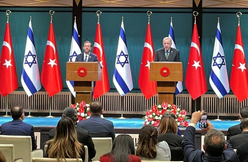 Les présidents d'Israël Isaac Herzog et de Turquie Recep Tayyp Erdogan à Ankara