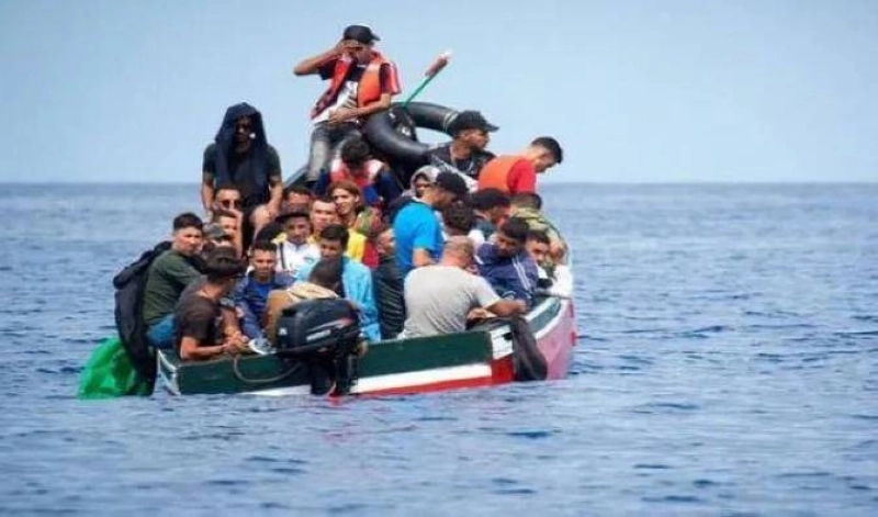 Les migrants arrivent aux côtes espagnoles à bord d'embarcations Zodiac
