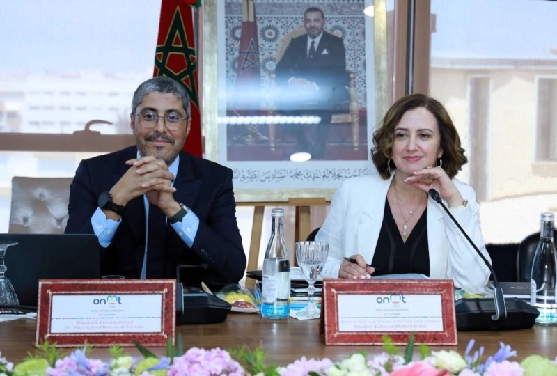 Fatim-Zahra Ammor, ministre du tourisme, de l'artisanat et de l'économie sociale et solidaire et Adil El Fakir, DG de l'ONMT