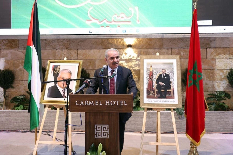 Le Premier ministre palestinien Mohammad Shtayyeh prononçant son allocution à l'occasion de la célébration de la Fête du Trône à Ramallah