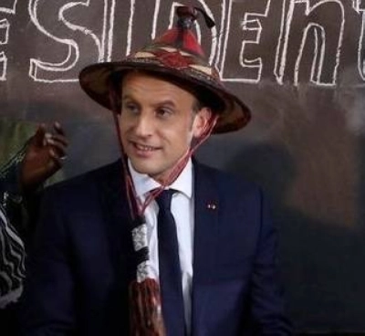 La diplomatie de carnaval n'est peut-être pas ce qu'il faut pour être aimé en Afrique.