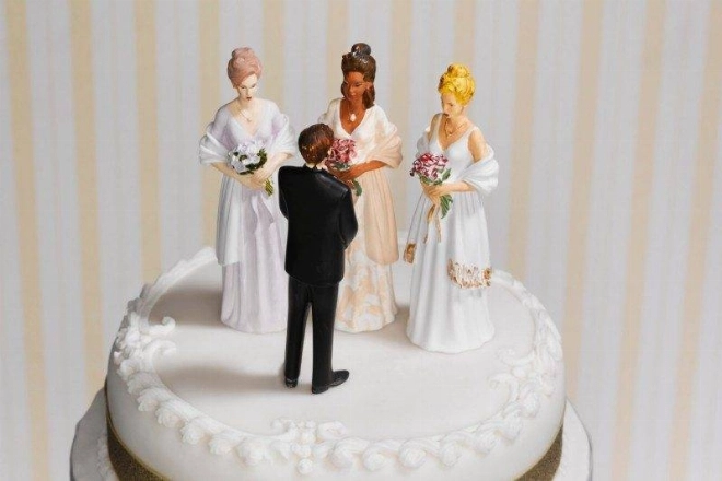 Trêve de polygamie