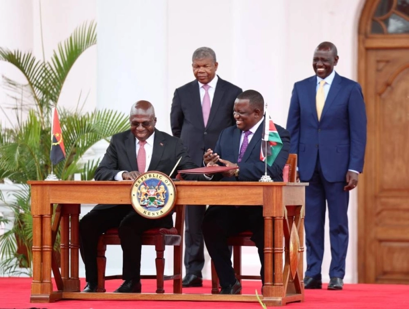 Le président William Ruto et son homologue angolais João Lourenço