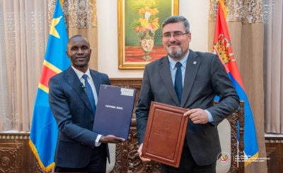 Le vice-ministre de la Défense nationale et anciens combattants de la République démocratique du Congo, Samy Adubango et Nemanja Starović, secrétaire d’État et ministre de la défense Serbe