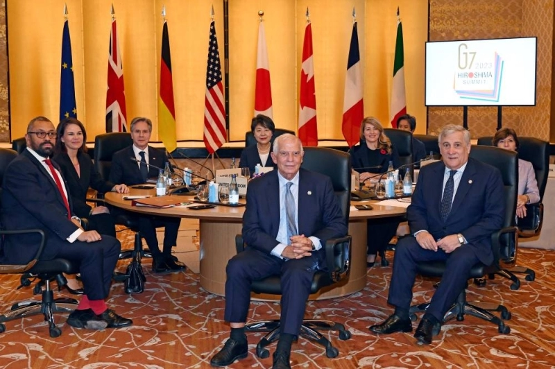 (G-D)James Cleverly, Grande Bretagne; Annalena Baerbock Allemagne; Antony Blinken IUSA, Yoko Kamikawa Japon; Josep Borrell UE; Melanie Joly Canada; Antonio Tajani Italie; Catherine Colonna France, posent pour une photo avant le début de la réunion des ministres des Affaires étrangères du G7 le 8 novembre 2023 à Tokyo. (Photo AFP)