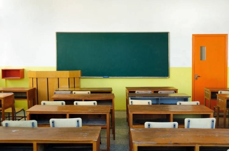 La fédération des parents d'élèves demande la suppression des vacances scolaires afin de compenser le temps d'apprentissage perdu.