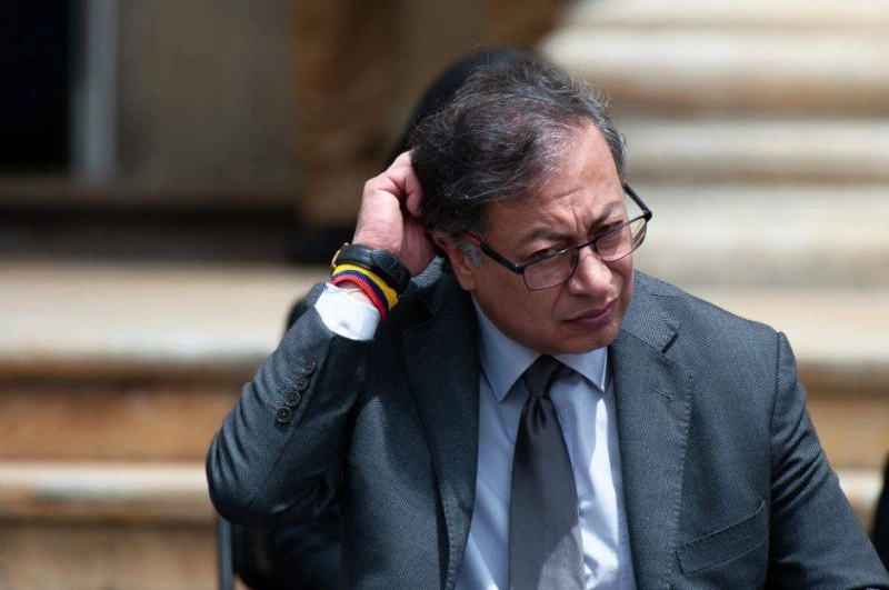 Gustavo Petro. Les ennuis commencent