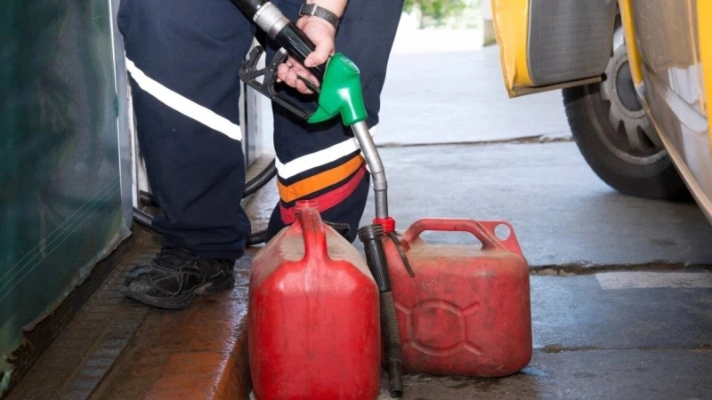 Les stations-service luttent contre la vente illicite des carburants.