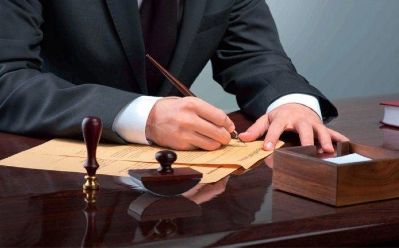 Les notaires ripostent et menacent de saisir la justice