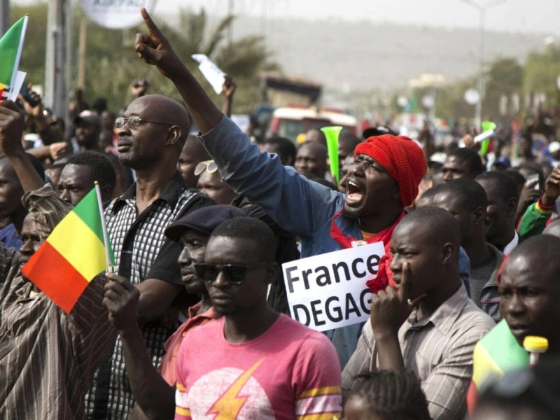 Les Maliens, comme les nigériens et les Burkinabés ont coupé tout lien avec la France