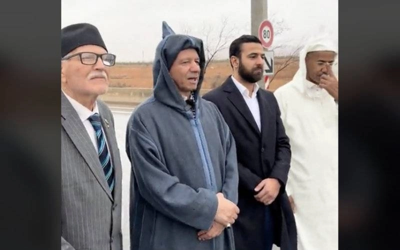 Ouverture du marché des bovins. Le chef est là.