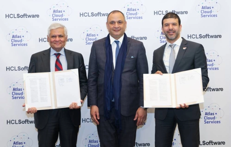 Cérémonie de signature d’un accord de partenariat entre Atlas Cloud Services et HCLSoftware.
