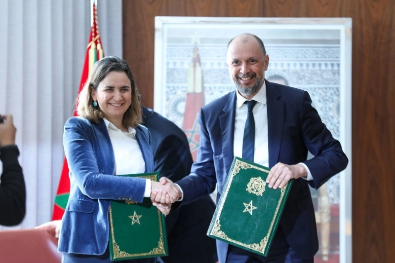 Mohcine Jazouli, ministre délégué en charge de l’Investissement, de la Convergence et de l’Evaluation des Politiques Publiques, et Ghita Mezzour, Ministre déléguée chargée de la Transition Numérique et de la Réforme de l’Administration.