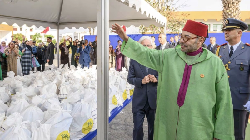 SM le Roi Mohammed VI lançant l'opération Ramadan 1445