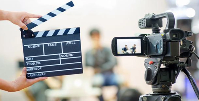 53 projets de longs métrages, 6 projets de courts métrages, 8 projets de documentaires ont été retenus par la commission d'aide à la production des oeuvres cinématographiques.