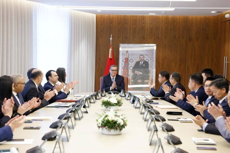 Le chef du gouvernement préside la cérémonie de signature de la convention d’investissement et démarrage des travaux du projet d’usine de cathodes pour véhicules électriques du groupe chinois BTR.