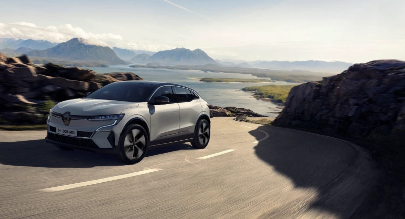 Le moteur de 160 kW de la nouvelle Mégane E-TECH permet de passer de 0 à 100 kmh en seulement 7,4 secondes.