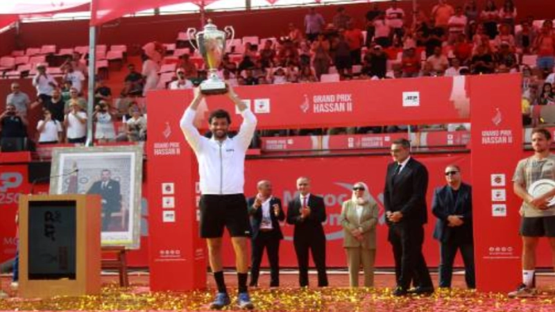Matteo Berrettini a remporté, dimanche, la 38è édition du Grand Prix Hassan II de Tennis à Marrakech.